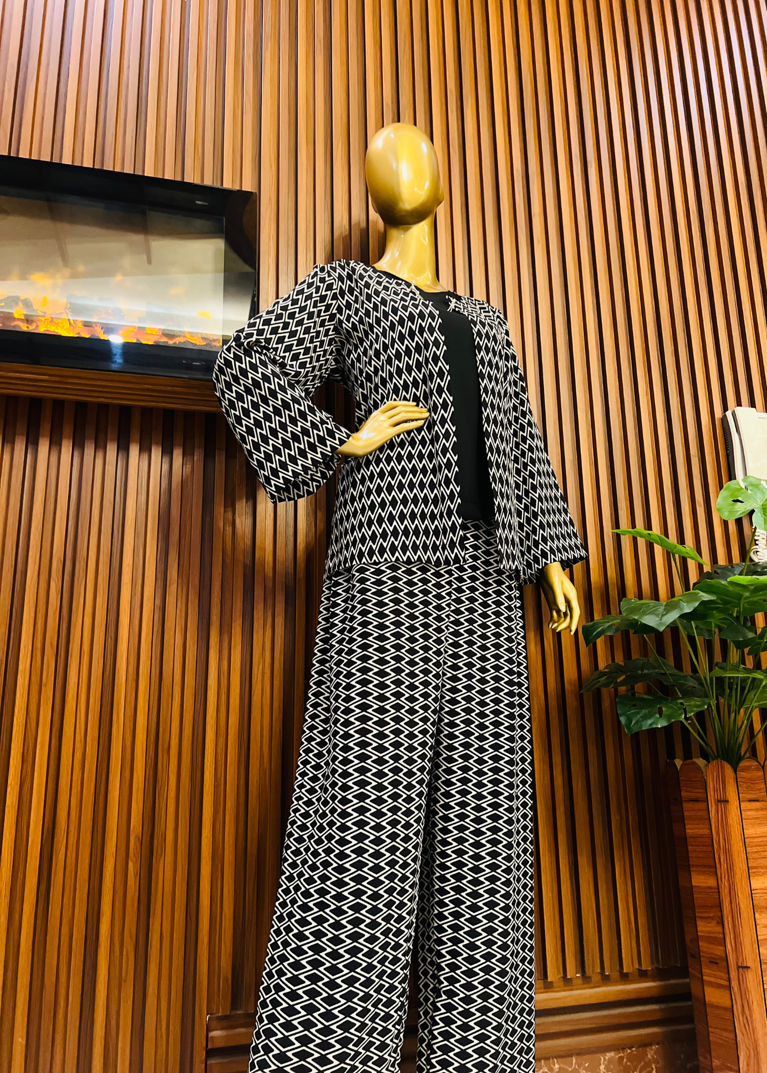 "Elegant black and white geometric print co-ord set for women with relaxed fit, perfect for autumn and winter – Rooh-e-Maan Studios"