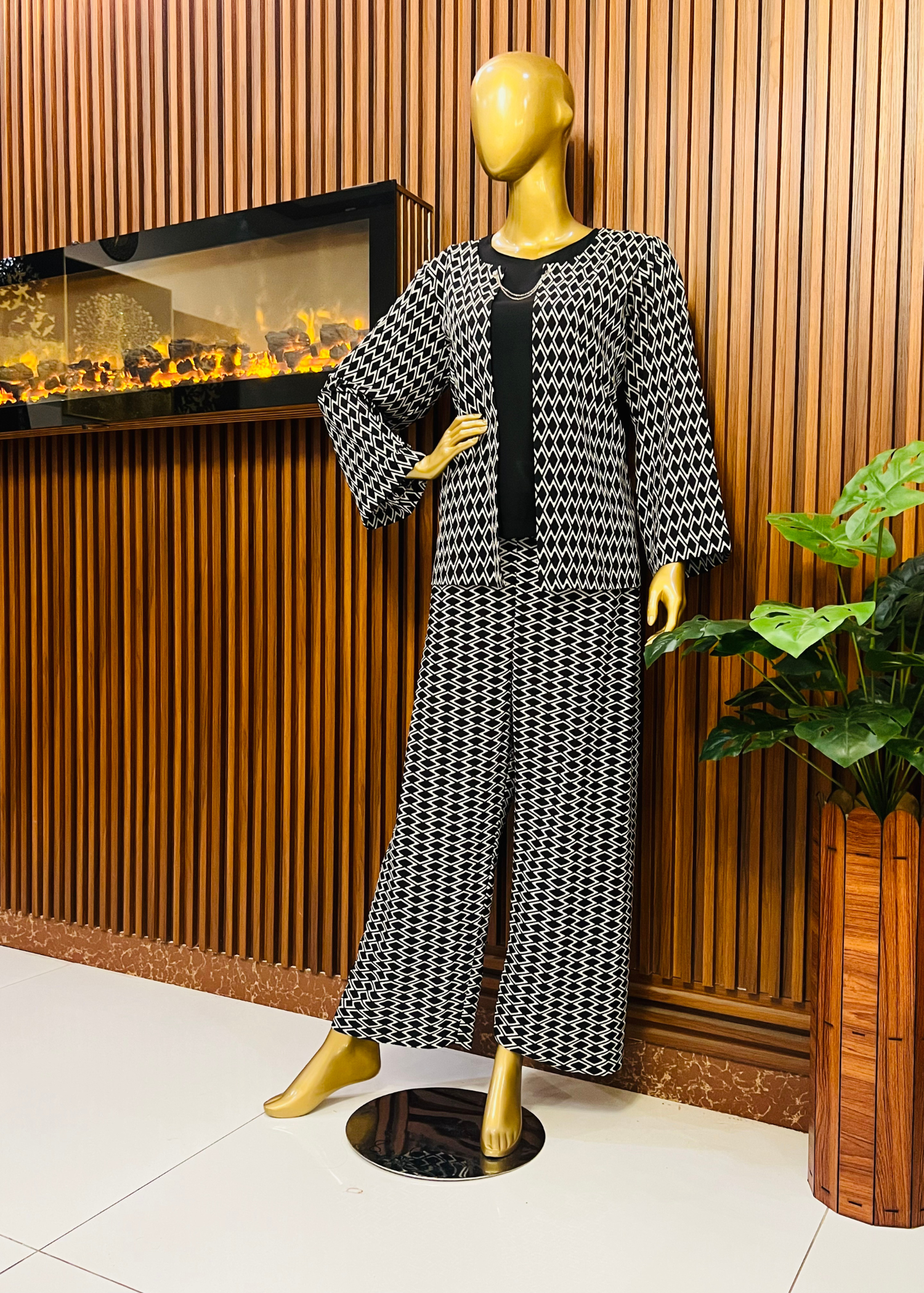 "Elegant black and white geometric print co-ord set for women with relaxed fit, perfect for autumn and winter – Rooh-e-Maan Studios"